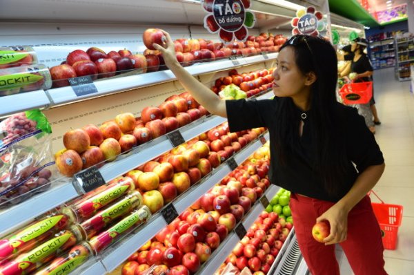 Mỗi ngày người Việt chi khoảng 62 tỷ đồng để nhập khẩu rau củ quả từ nước ngoài. (Thời sự sáng 13/3/2017)
