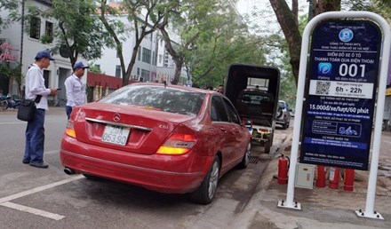 Hà Nội: Bãi đỗ xe thông minh và ý thức người dân tại đô thị (8/5/2017)