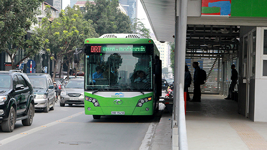 Sau 4 tháng hoạt động- xe buýt nhanh BRT Hà Nội bộc lộ nhiều hạn chế (8/5/2017)