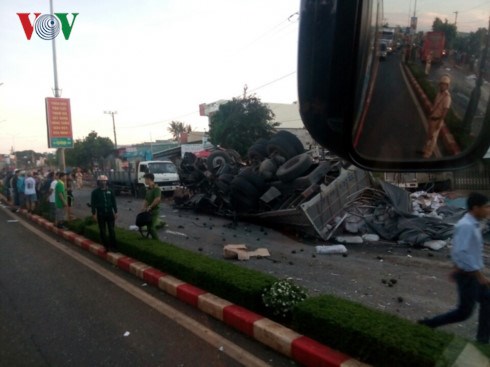 An toàn về nhà: Những chia sẻ về xe đầu kéo tải trọng lớn (8/5/2017)