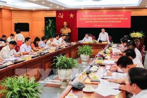 Làm việc với Bộ khoa học và công nghệ, Phó Thủ tướng Vương Đình Huệ đề nghị: tinh giản biên chế phải tránh tình trạng thừa cán bộ quản lý nhưng lại thiếu cán bộ khoa học có năng lực (Thời sự chiều 1/6/2017)