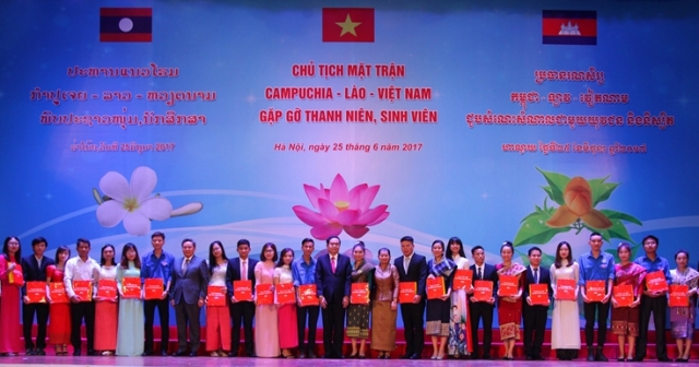 Chủ tịch mặt trận 3 nước Campuchia - Lào - Việt Nam gặp gỡ thanh niên 3 nước (26/6/2017)
