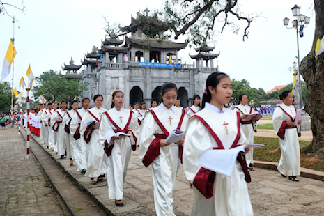 Sống là để kính Chúa yêu nước (27/7/2017)