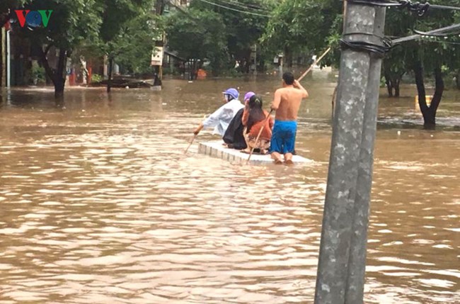 Mưa lớn kéo dài gây thiệt hại nặng nề tại các tỉnh miền núi phía Bắc (Thời sự đêm 10/7/2017)