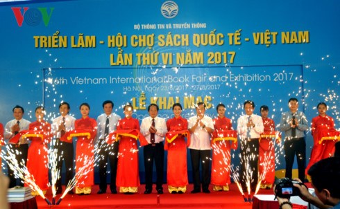 Triển lãm Hội chợ sách Quốc tế - Việt Nam lần thứ 6 năm 2017 (25/8/2017)