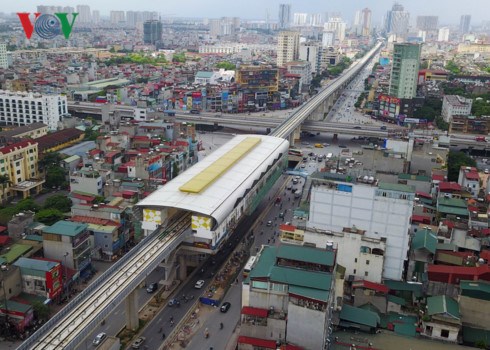 Sau nhiều lần chậm tiến độ, dự án Đường sắt Cát Linh - Hà Đông tiếp tục 'phá sản' kế hoạch chạy thử vào tháng 10 tới do thiếu vốn (Thời sự trưa 18/9/2017)