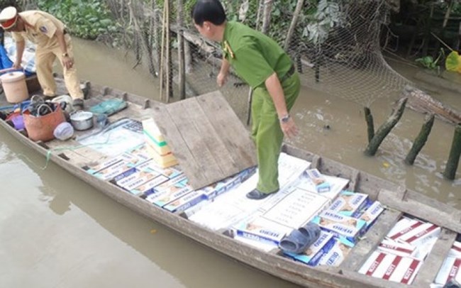 Buôn lậu thuốc lá và đường cát vẫn nhức nhối ở các tỉnh Tây Nam Bộ (2/1/2018)