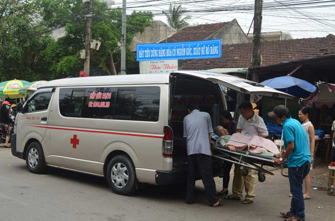 Bảo kê dịch vụ vận chuyển bệnh nhân: Bệnh viện liệu có vô can? (15/10/2018)