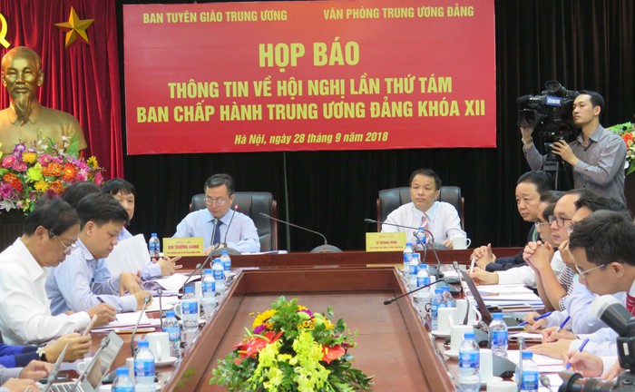 Hội nghị lần thứ 8 Ban Chấp hành Trung ương khóa 12 diễn ra từ ngày 2/10 đến 6/10 với nhiều nội dung quan trọng (Thời sự sáng 1/10/2018)