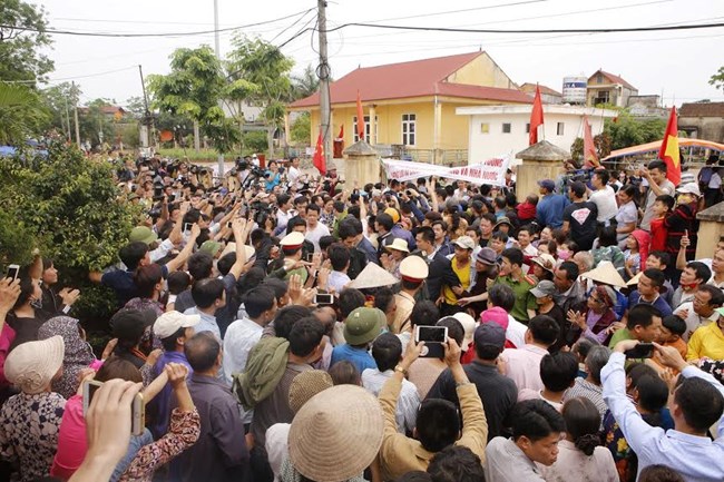 Loạt bài “Cấp ủy ở đâu khi địa bàn xảy ra điểm nóng”? Phần 3 “Gần dân, lấy dân làm gốc - Bài học không bao giờ cũ” (24/8/2018)