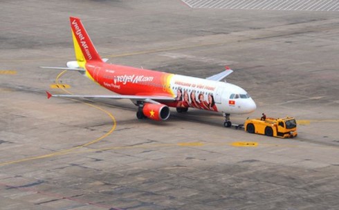 Đình chỉ tổ bay sau sự cố máy bay Vietjet đáp nhầm đường băng ở sân bay Cam Ranh (Thời sự chiều 25/12/2018)