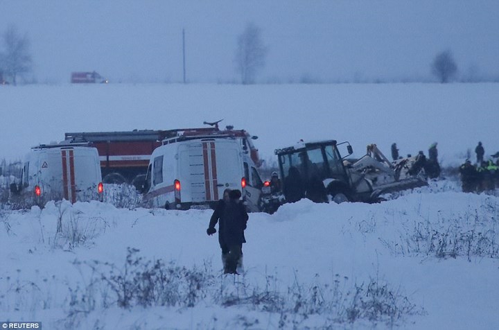 Nga tìm thấy 1 trong 3 chiếc hộp đen của chiếc máy bay xấu số gặp nạn vào chiều qua khiến 71 người thiệt mạng (Thời sự trưa 12/02/2018)