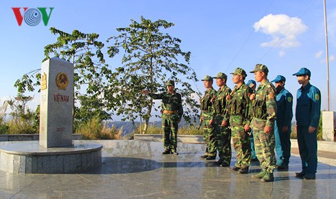 Kinh tế vùng biên từng bước phát triển sau quá trình phân giới cắm mốc đường biên giới (7/4/2018)