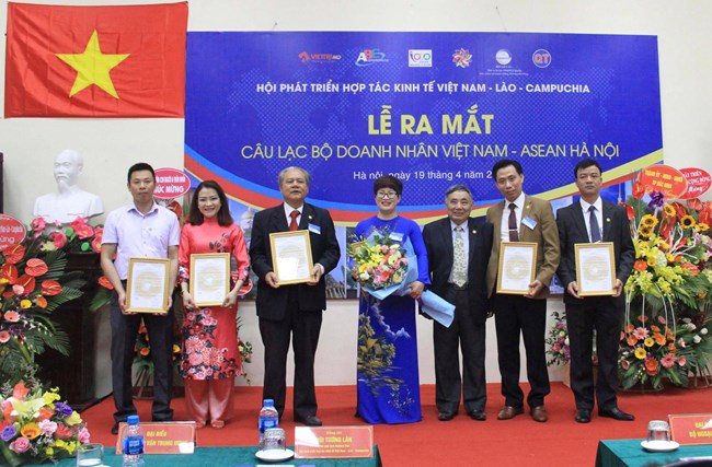 Câu lạc bộ Doanh nhân Việt Nam - ASEAN: Tăng cường kết nối doanh nghiệp Việt Nam (21/4/2018)