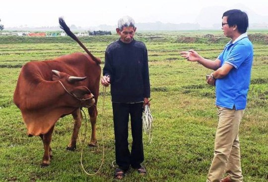 Thanh Hóa: Người nông dân phải đóng phí cỏ mỗi năm mới được thả trâu bò ngoài đồng, gây bức xúc dư luận và kìm hãm sự phát triển của khu vực nông thôn (20/4/2018)