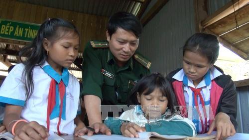 Ươm những mầm xanh nơi biên giới (12/04/2018)