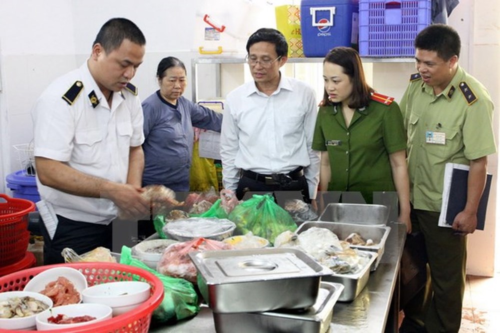 Kiểm soát an toàn thực phẩm không chỉ quan tâm ở khía cạnh xử phạt (11/5/2018)