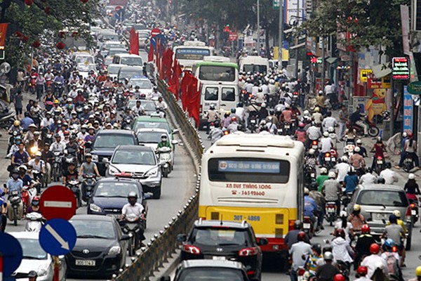 Giao thông tại Hà Nội và Thành phố Hồ Chí Minh ùn tắc nghiêm trọng, khi người dân quay trở lại thành phố làm việc sau kỳ nghỉ lễ 4 ngày (Thời sự chiều 1/5/2018)