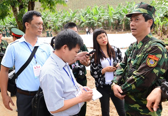 Khi nhà báo tác nghiệp nơi biên giới (21/6/2018)