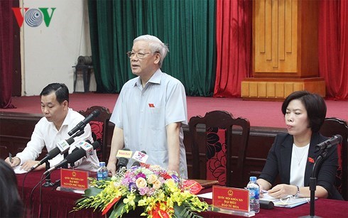 Tổng Bí thư Nguyễn Phú Trọng tiếp xúc cử tri tại 2 Quận Thanh Xuân và Hà Đông (Hà Nội) (Thời sự trưa 17/6/2018)