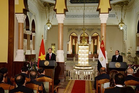 Nhân chuyến thăm cấp Nhà nước đến Cộng hòa A-rập Ai Cập của Chủ tịch nước Trần Đại Quang và Phu nhân, hai bên đã ra tuyên bố chung, khẳng định sẽ làm sâu sắc thêm mối quan hệ hữu nghị truyền thống giữa hai nước (Thời sự đêm 28/8/2018)