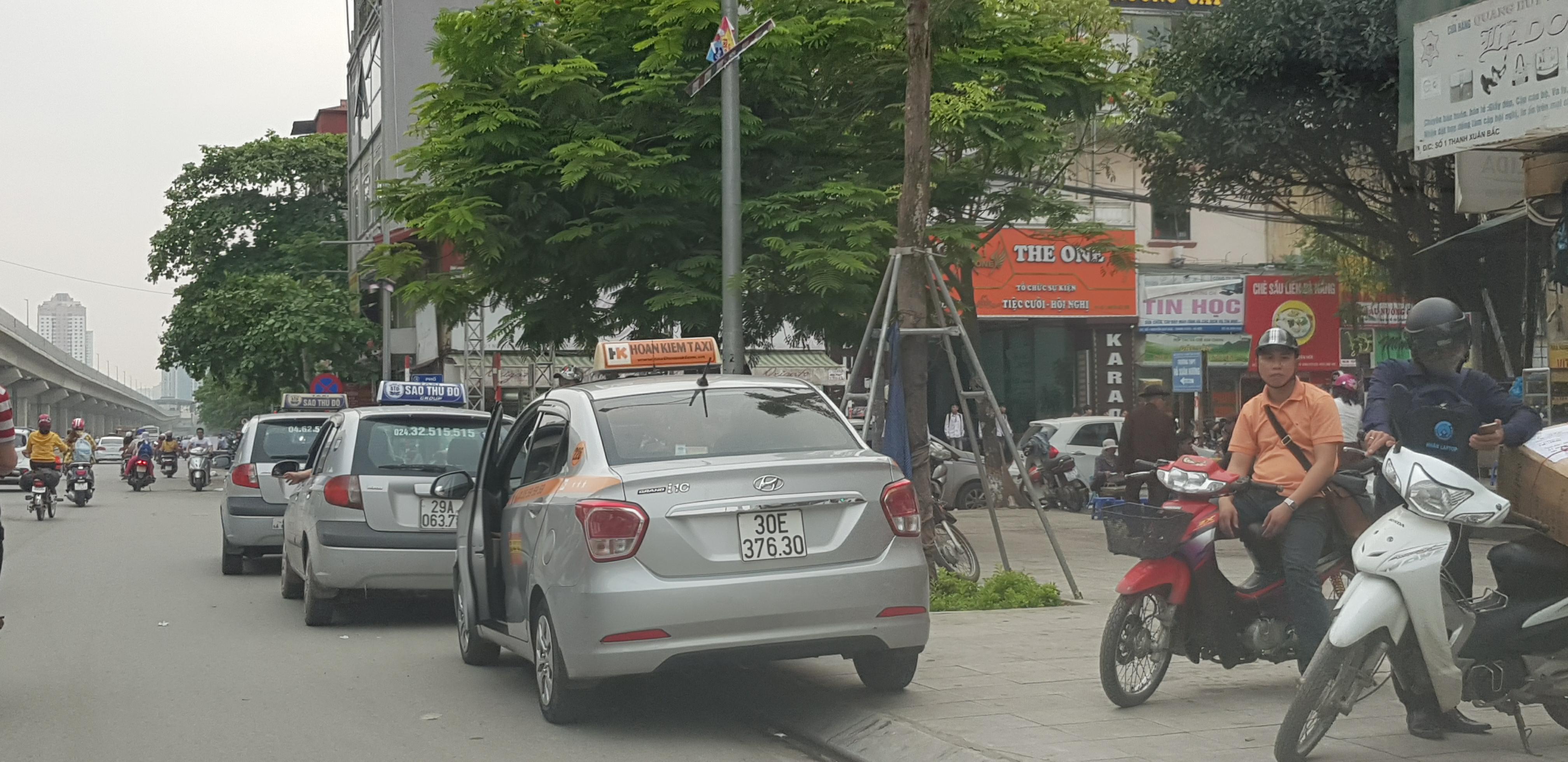 Nhức nhối tình trạng taxi vi phạm an toàn giao thông (17/9/2018)