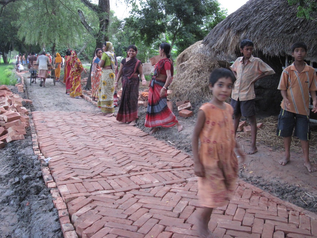 Người phụ nữ vận động xây dựng đường xá, giúp thay đổi cuộc sống người dân ở 17 ngôi làng của Ấn Độ (9/1/2019)