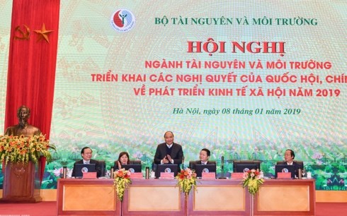 Thủ tướng Nguyễn Xuân Phúc: Đến năm 2025, các cơ sở sản xuất phải đáp ứng các tiêu chuẩn mới về môi trường (Thời sự chiều 8/1/2019)