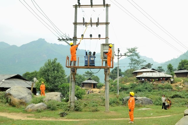 Tổng Công ty Điện lực miền Bắc: Đơn vị dẫn đầu về phát triển lưới điện nông thôn (4/11/2019)