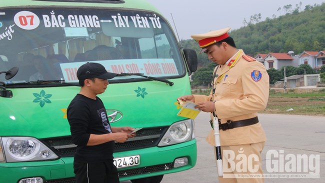 Bắc Giang tổng kiểm tra xử lý xe đưa đón công nhân không đảm bảo an toàn giao thông (16/12/2019)