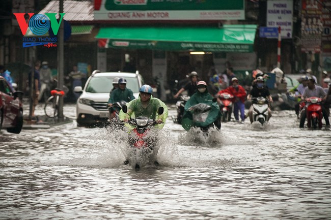 Bài 1 của Loạt bài: “Đô thị ngập lụt: Ồ ạt dự án, hạ tầng thoát nước bỏ quên?” (23/12/2019)