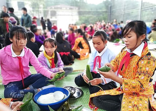 Ngành giáo dục các địa phương chăm lo Tết Nguyên đán cho giáo viên, học sinh đặc biệt khó khăn ở vùng sâu, vùng xa (1/2/2019)