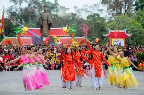 Đi tìm những vẻ đẹp trong lành của Hội Xuân qua các tác phẩm thơ và nhạc (10/2/2019)