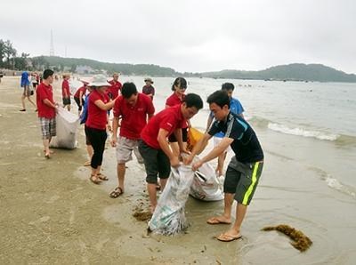 Cần gắn khai thác tiềm năng biển với bảo vệ môi trường sinh thái (18/3/2019)