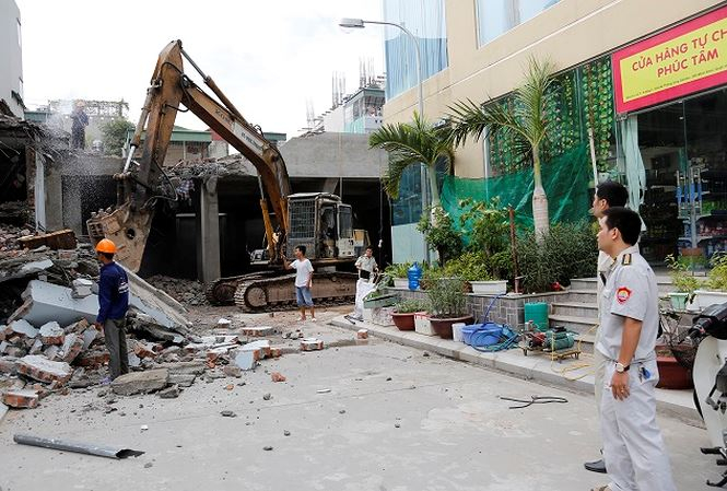 Hà Nội xử lý cán bộ liên quan đến vi phạm trật tự xây dựng: Liệu có đang giơ cao đánh khẽ? (27/3/2019)