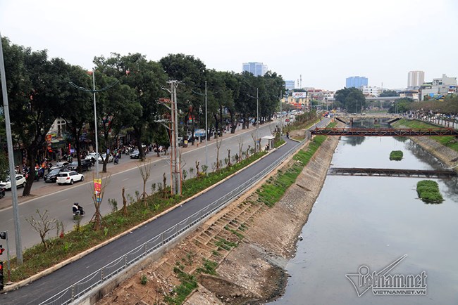 Trải nghiệm tuyến đường đi bộ đầu tiên ven sông Tô Lịch tại thủ đô Hà Nội (28/3/2019)