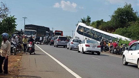 4 ngày nghỉ lễ, cả nước xảy ra 111 vụ tai nạn giao thông, làm 80 người thiệt mạng (Thời sự chiều 30/4/2019)