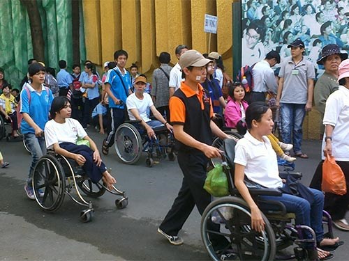 Hỗ trợ người khuyết tật thế nào cho hợp lý? (18/4/2019)