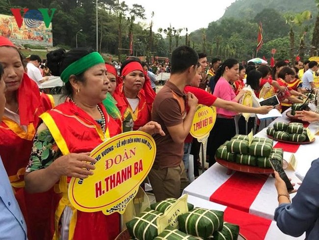 Sôi động Hội thi gói, nấu bánh chưng, giã bánh giầy nhân ngày Giỗ Tổ Hùng Vương (12/4/2019)