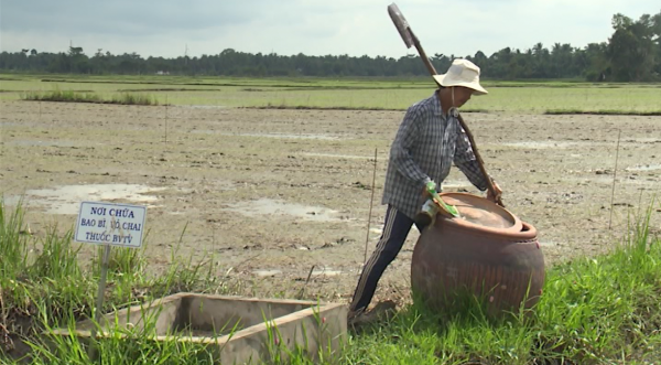 Đừng để thuốc bảo vệ thực vật bức tử ruộng đồng (16/4/2019)