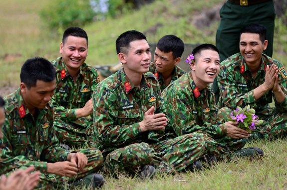 Sự Hy Sinh Thầm Lặng Của Những Người Lính Trong... | Hệ Thời Sự Chính Trị  Tổng Hợp - Vov1