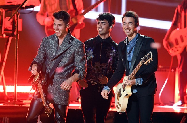 Album mới của Jonas Brothers sau khi tái hợp (24/5/2019)