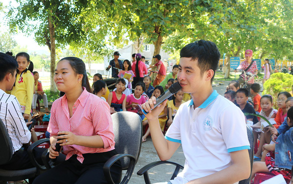 Du học sinh mang tiếng Anh về dạy cho trẻ nghèo (23/6/2019)