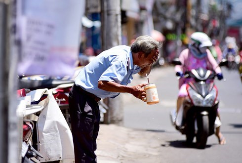 THỜI SỰ 21H30 ĐÊM 28/6/2019: Nắng nóng gay gắt kéo dài từ miền Bắc đến miền Trung không chỉ gây hạn hán trên diện rộng, mà còn đe dọa nhiều cánh rừng trước nguy cơ bị cháy.