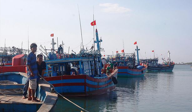 Lắp đặt thiết bị giám sát hành trình trên tàu cá và những vấn đề liên quan (16/7/2019)