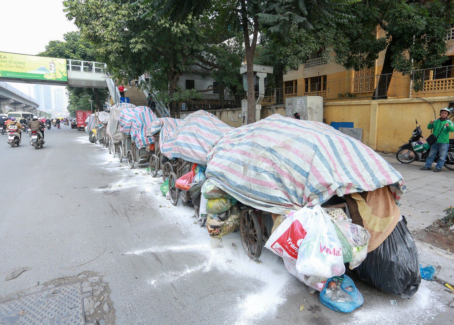 Vì sao người dân liên tục chặn xe chở rác vào bãi rác? (10/7/2019)