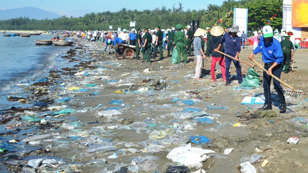 Ngăn chặn rác thải bảo vệ môi trường biển (27/7/2019)