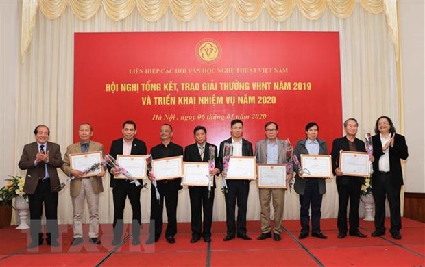 Những tác giả xuất sắc vừa được trao Giải thưởng Văn học Nghệ thuật 2019 (6/1/2020)