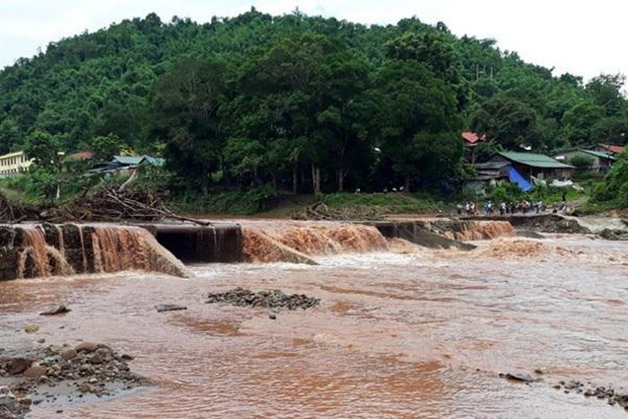 THỜI SỰ 6H SÁNG 8/10/2020: Mưa lớn có thể lên đến 1000 mm tập trung ở khu vực Hà Tĩnh đến Thừa Thiên Huế, nguy cơ rất cao về lũ quét, lũ, sạt lở đất và ngập