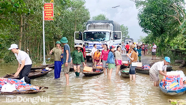 Hành trình chuyến xe cứu trợ về Quảng Bình của các tài xế tỉnh Hòa Bình (29/10/2020)